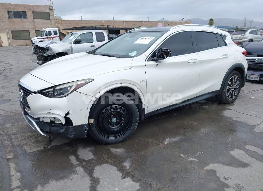 Photo 2 of 2018 Infiniti Qx30 PREMIUM (VIN SJKCH5CR8JA048030)