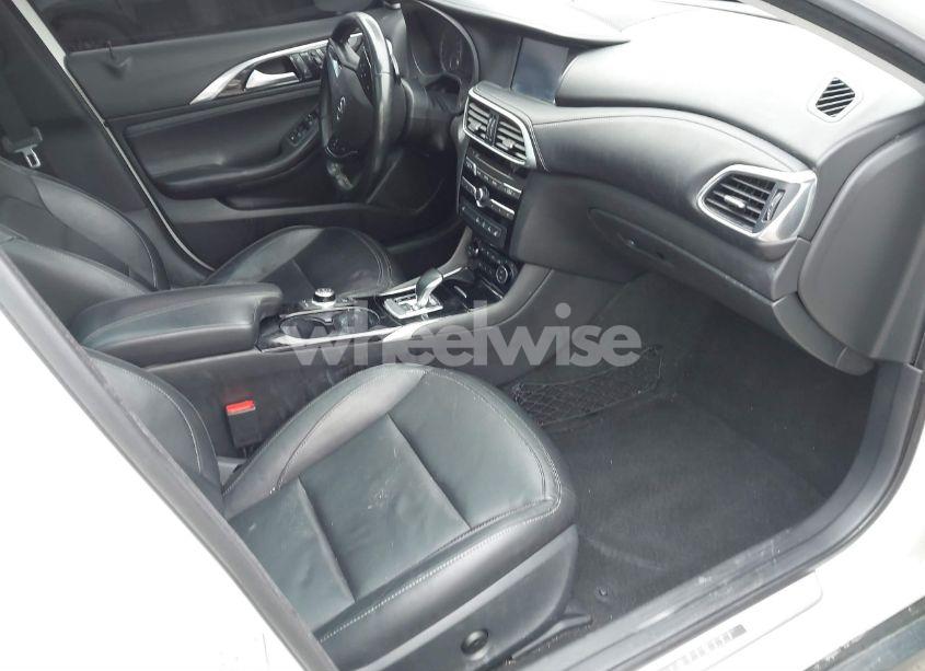 Photo 5 of 2018 Infiniti Qx30 PREMIUM (VIN SJKCH5CR8JA048030)