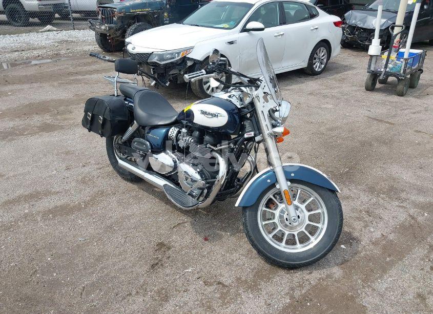 2011 Triumph Motorcycle AMERICA (VIN SMT905RN6BT488232) main photo