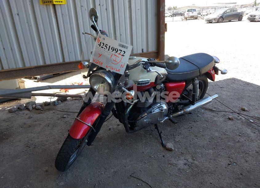 Photo 2 of 2012 Triumph Motorcycle BONNEVILLE T100 (VIN SMT910K11CT516916)