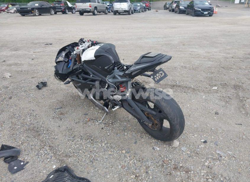 Photo 3 of 2014 Triumph Motorcycle DAYTONA 675 (VIN SMTA01YK4EJ621728)