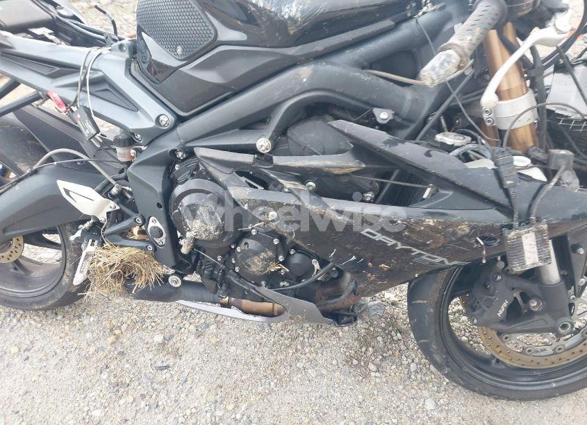 Photo 8 of 2014 Triumph Motorcycle DAYTONA 675 (VIN SMTA01YK4EJ621728)