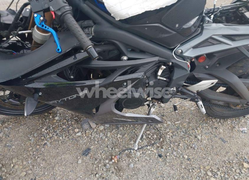 Photo 9 of 2014 Triumph Motorcycle DAYTONA 675 (VIN SMTA01YK4EJ621728)