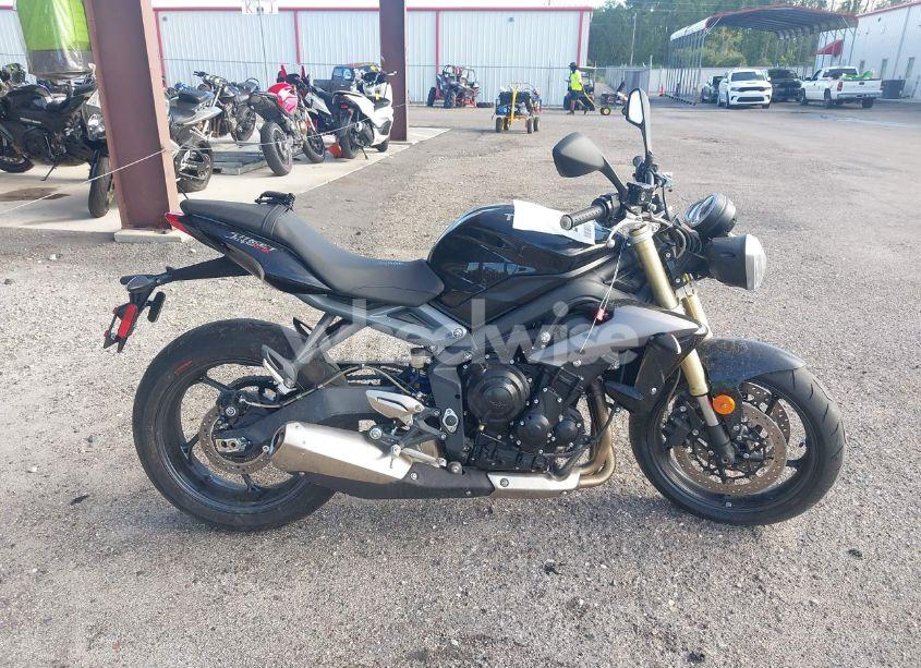 Photo 12 of 2015 Triumph Motorcycle STREET TRIPLE (VIN SMTL02NE7FT673034)