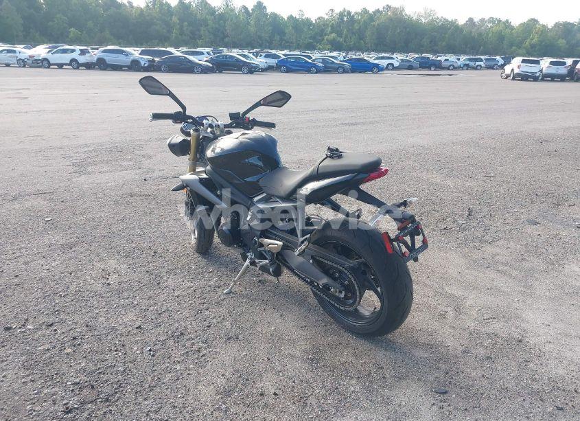 Photo 3 of 2015 Triumph Motorcycle STREET TRIPLE (VIN SMTL02NE7FT673034)