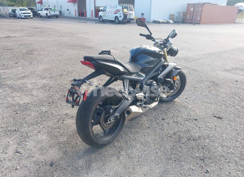 Photo 4 of 2015 Triumph Motorcycle STREET TRIPLE (VIN SMTL02NE7FT673034)