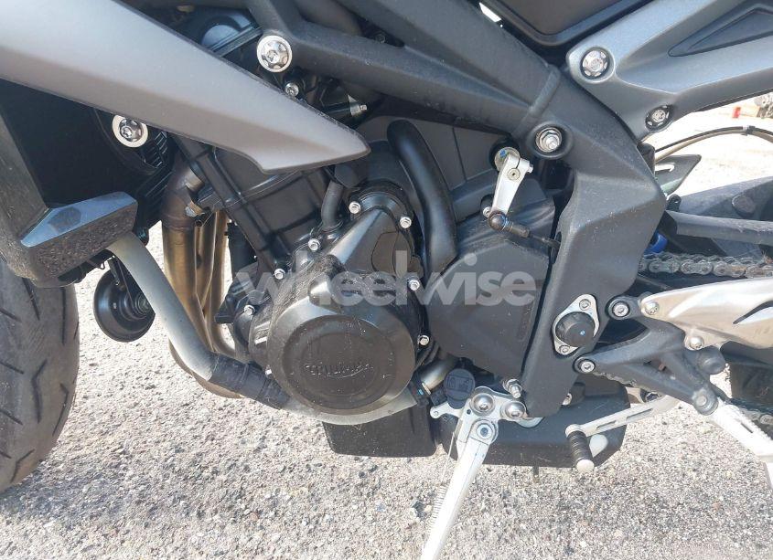 Photo 9 of 2015 Triumph Motorcycle STREET TRIPLE (VIN SMTL02NE7FT673034)