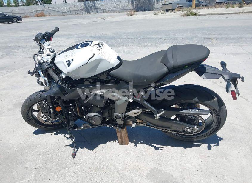 Photo 12 of 2025 Triumph Motorcycle DAYTONA 660 (VIN SMTL23UF1STBY5382)