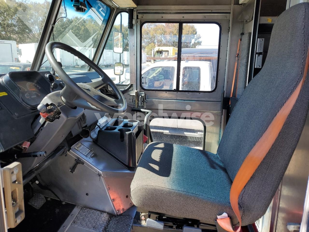 Photo 7 of 2021 FREIGHTLINER CHASSIS M LINE WALK-IN VAN (VIN UU1DJF00X65793447)
