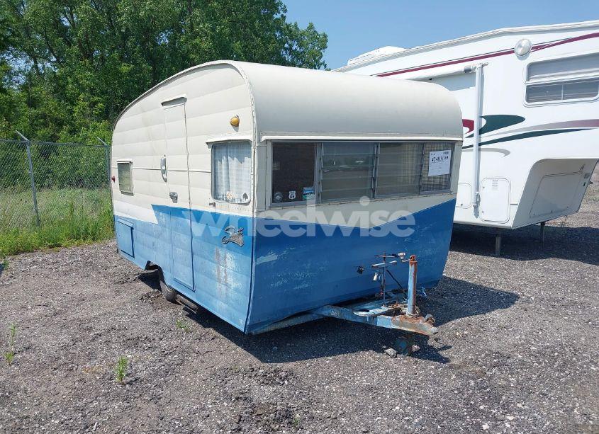 1960 Shasta Trailer (VIN V5196) main photo