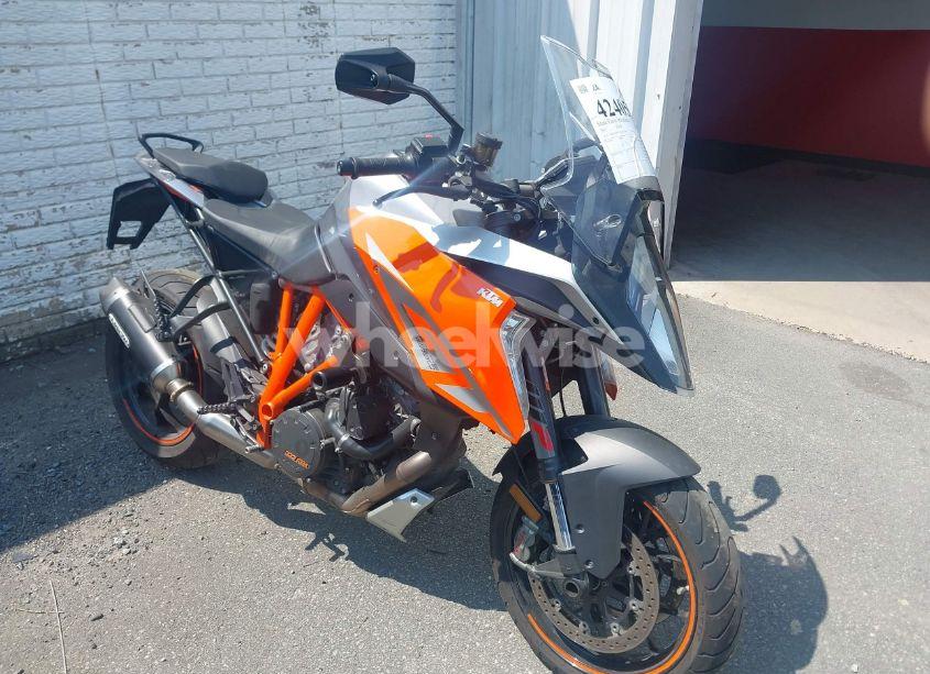 2017 Ktm 1290 SUPER DUKE GT (VIN VBKV69409HM953991) main photo