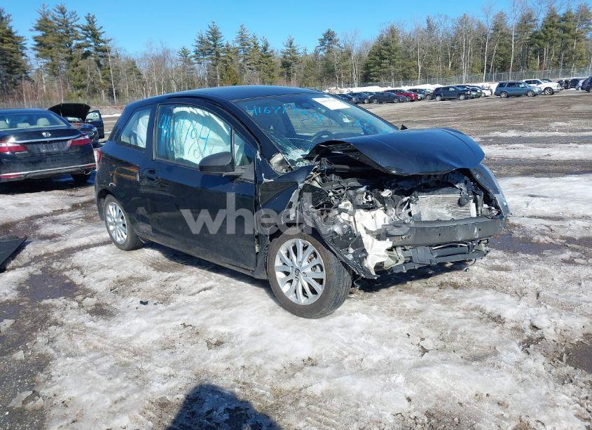 2018 Toyota Yaris LE (VIN VNKJTUD39JA095958) main photo