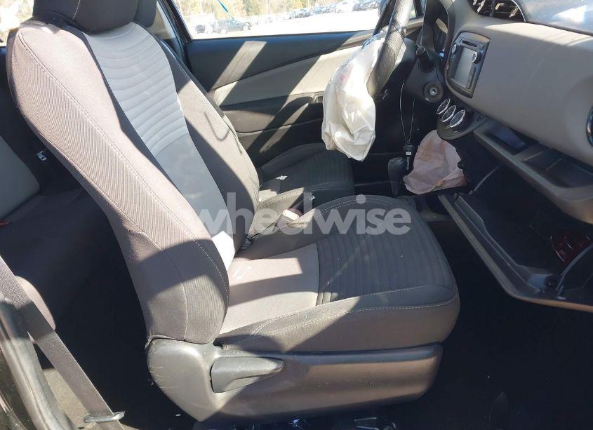 Photo 5 of 2018 Toyota Yaris LE (VIN VNKJTUD39JA095958)