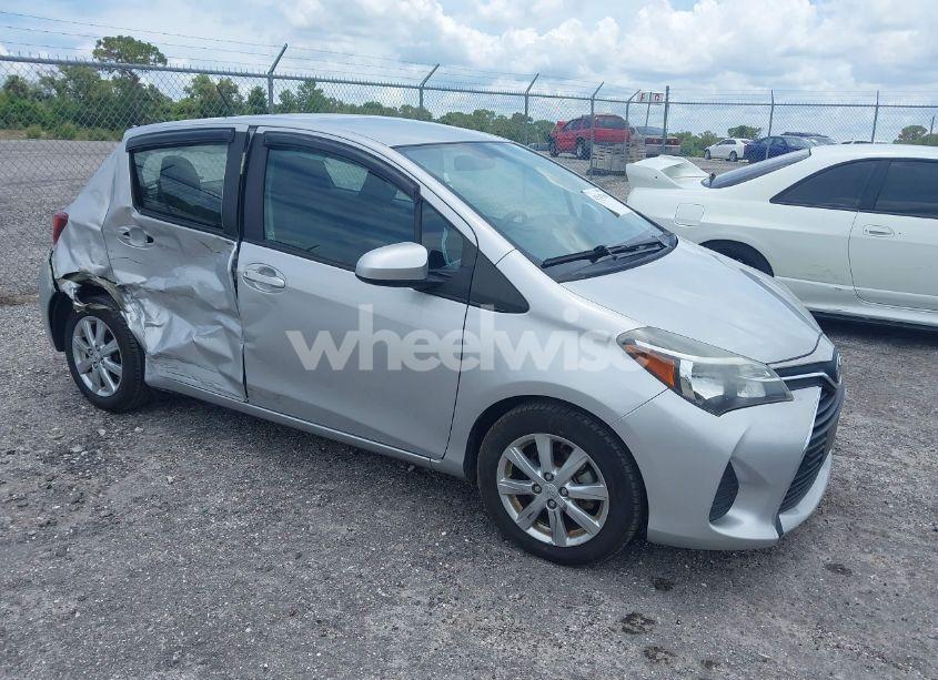2015 Toyota Yaris LE (VIN VNKKTUD30FA019329) main photo
