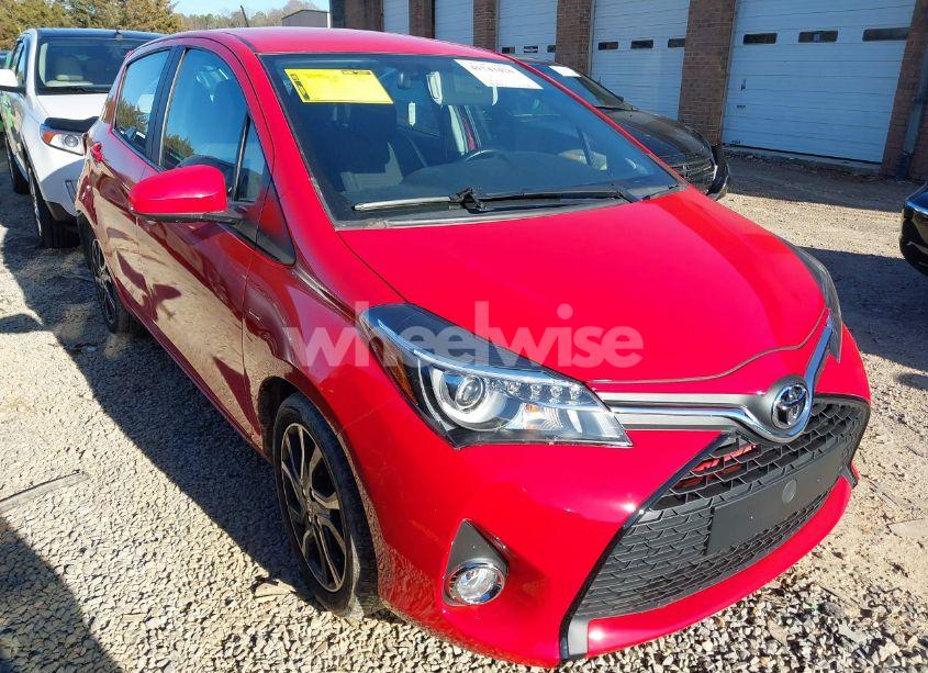 2015 Toyota Yaris SE (VIN VNKKTUD32FA016609) main photo