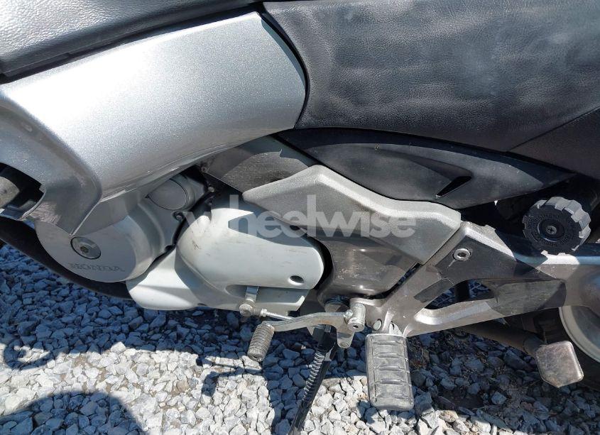 Photo 9 of 2010 Honda Nt700 V (VIN VTMRC5220AE000779)