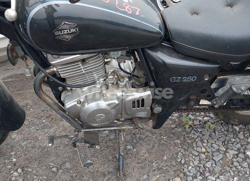 Photo 9 of 2002 Suzuki Gz250 (VIN VTTNJ48A222100726)