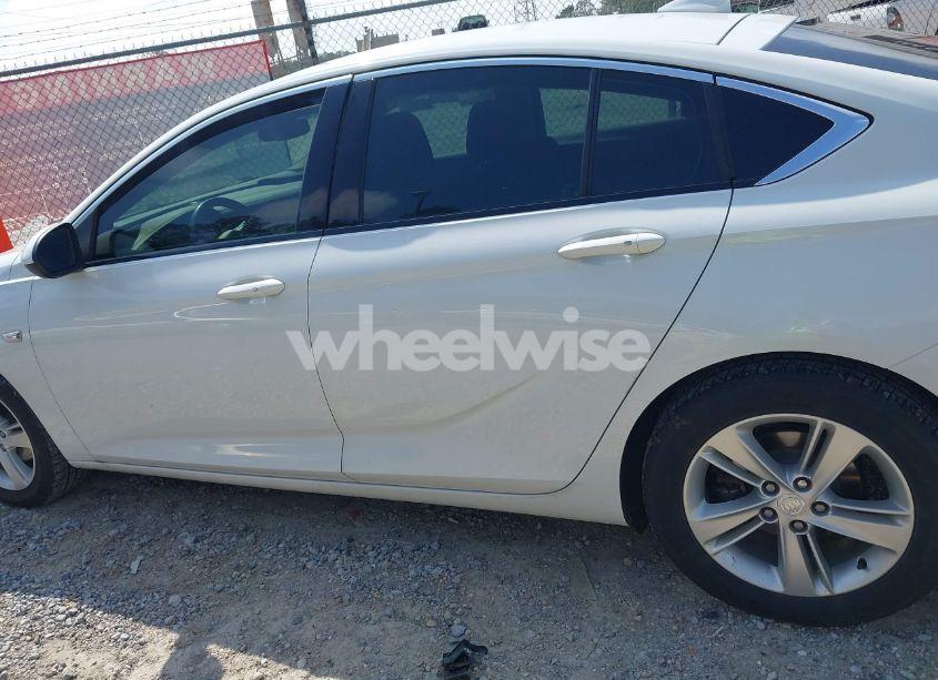 Photo 15 of 2018 Buick Regal SPORTBACK PREFERRED (VIN W04GL6SX2J1109620)