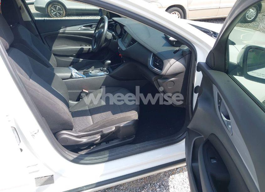 Photo 5 of 2018 Buick Regal SPORTBACK PREFERRED (VIN W04GL6SX2J1109620)