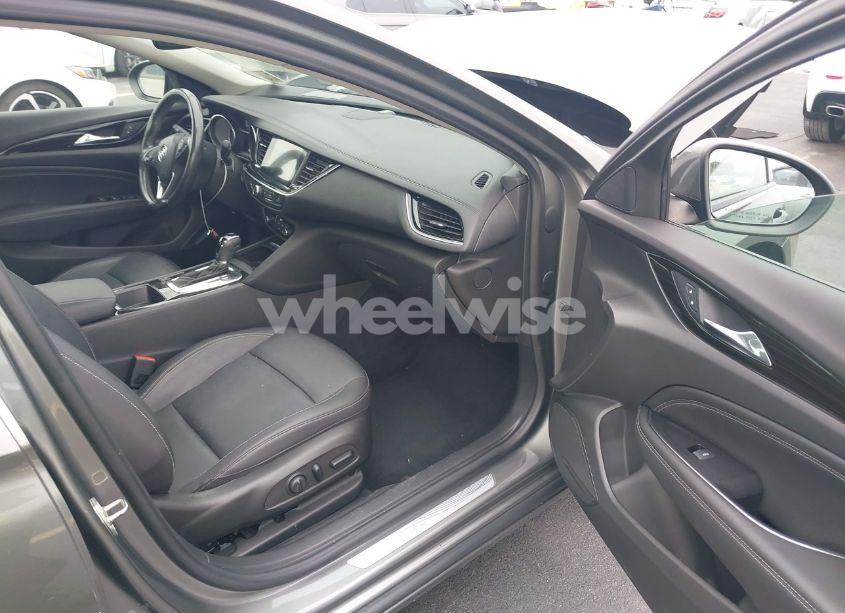 Photo 5 of 2018 Buick Regal SPORTBACK ESSENCE (VIN W04GP6SX2J1117351)