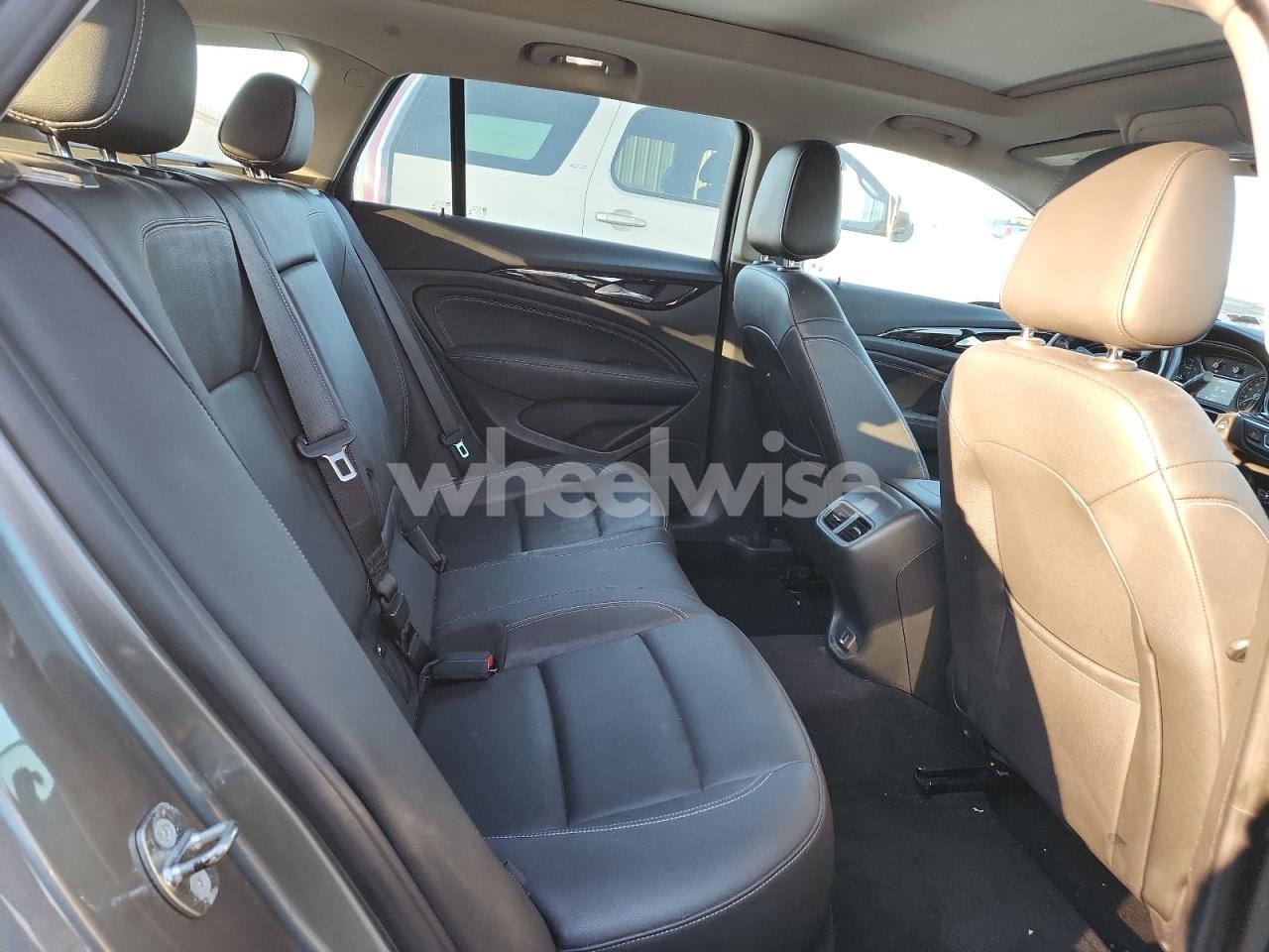 Photo 10 of 2018 BUICK REGAL TOURX ESSENCE (VIN W04GV8SX4J1152510)