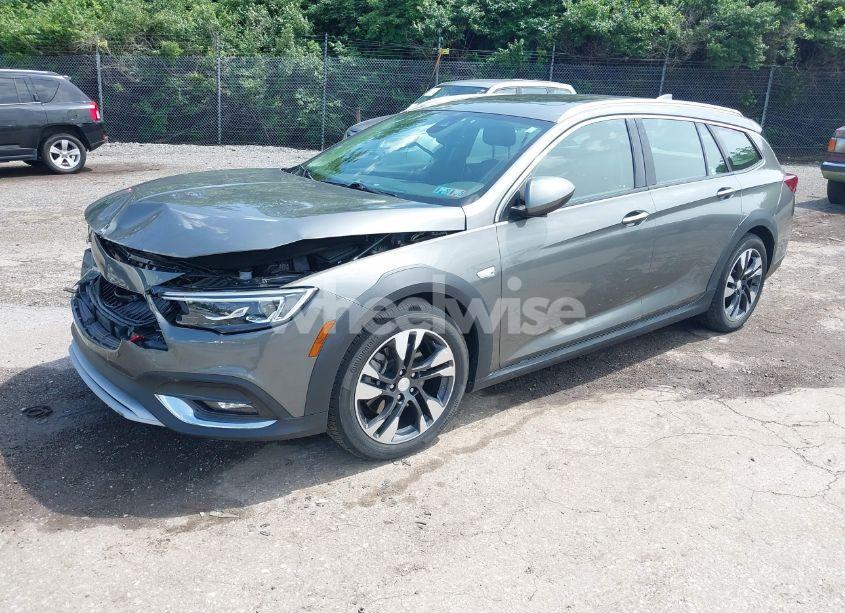 Photo 2 of 2019 Buick Regal TOURX AWD ESSENCE (VIN W04GV8SX5K1019420)