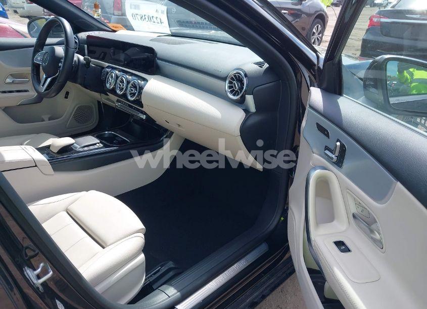 Photo 5 of 2021 Mercedes-benz A 220 4MATIC (VIN W1K3G4FB3MJ274131)