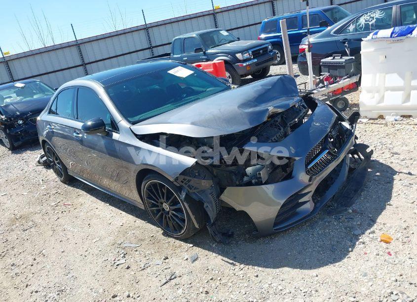 2021 Mercedes-benz A 220 4MATIC (VIN W1K3G4FB9MJ305107) main photo