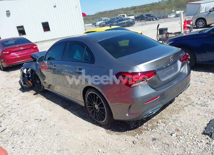 Photo 3 of 2021 Mercedes-benz A 220 4MATIC (VIN W1K3G4FB9MJ305107)
