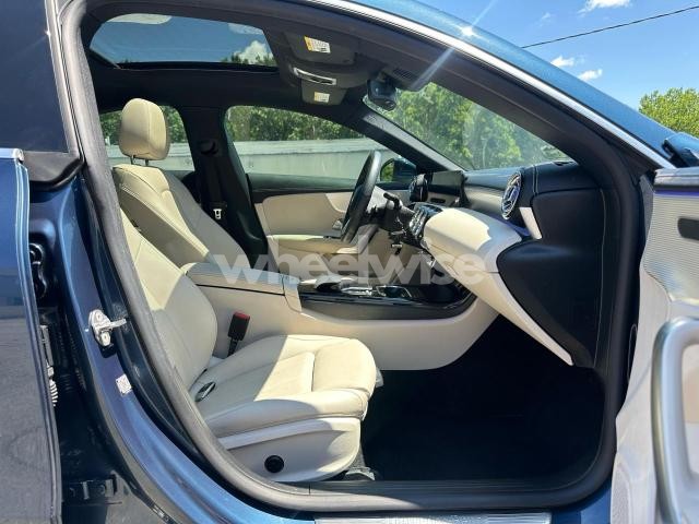 Photo 3 of 2021 MERCEDES-BENZ CLA 250 N/A (VIN W1K5J4GB0MN152036)