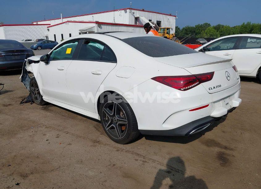Photo 3 of 2020 Mercedes-benz Cla 250 4MATIC (VIN W1K5J4HB1LN122685)