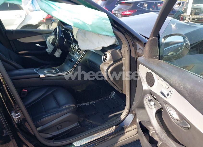 Photo 5 of 2020 Mercedes-benz Glc 300 (VIN W1N0G8DB1LF791414)