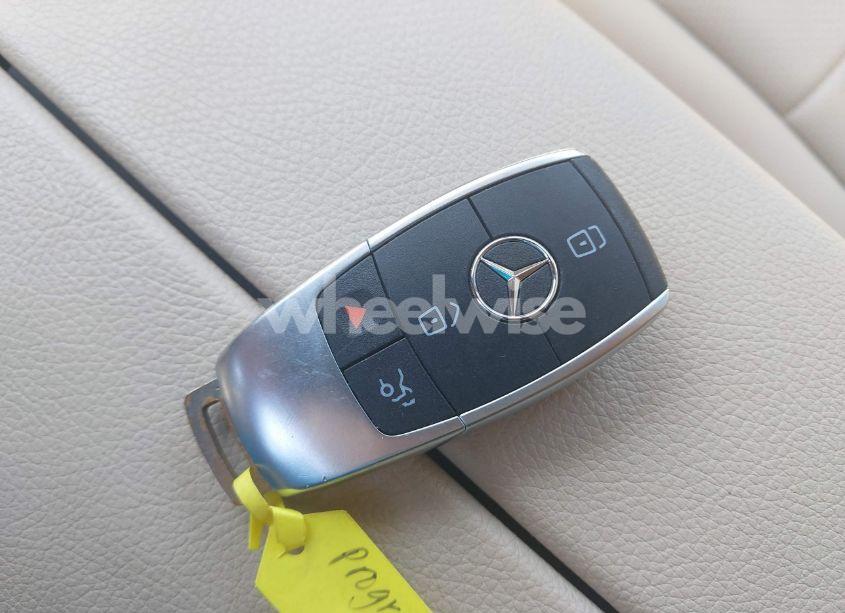 Photo 11 of 2020 Mercedes-benz Glc 300 (VIN W1N0G8DB1LF805165)