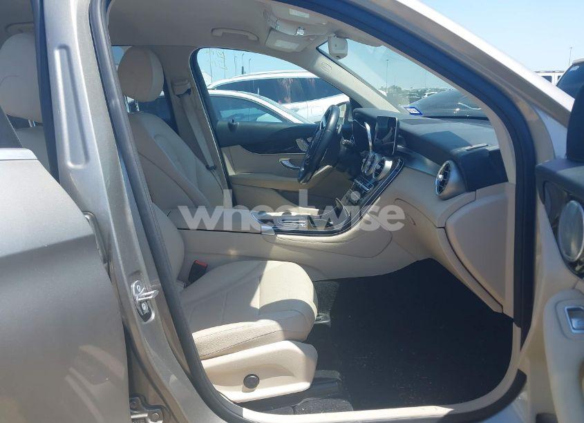 Photo 5 of 2020 Mercedes-benz Glc 300 (VIN W1N0G8DB1LF805165)