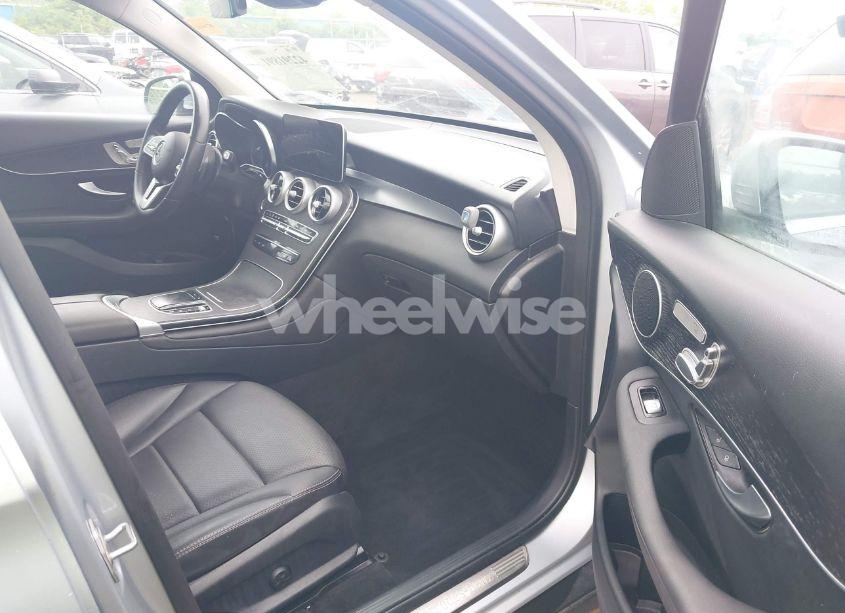 Photo 5 of 2021 Mercedes-benz Glc 300 4MATIC SUV (VIN W1N0G8EB0MF918170)