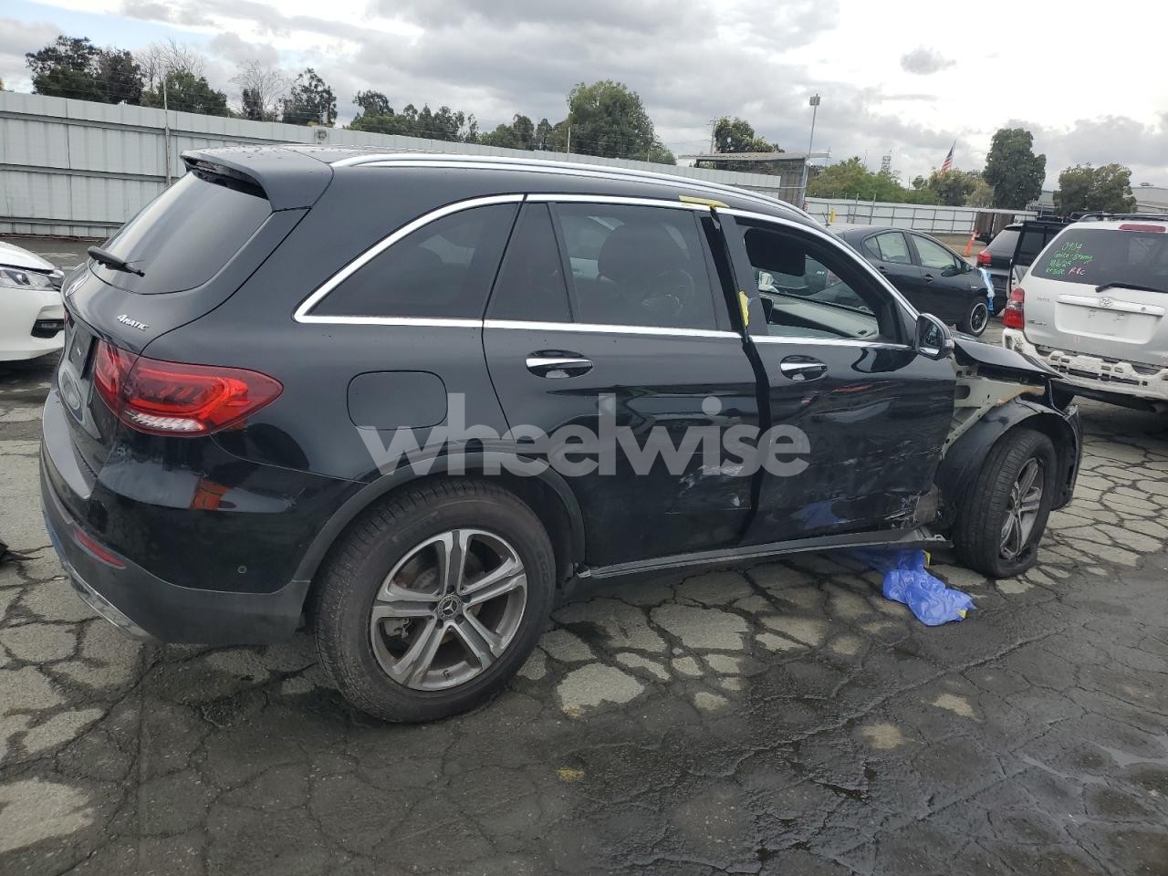 Photo 3 of 2021 MERCEDES-BENZ GLC 300 4MATIC (VIN W1N0G8EB3MV324856)