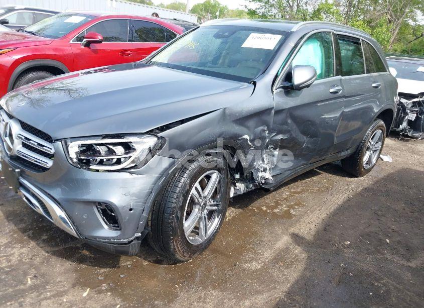 Photo 2 of 2022 Mercedes-benz Glc 300 4MATIC SUV (VIN W1N0G8EB3NV333526)