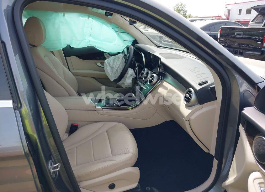 Photo 5 of 2022 Mercedes-benz Glc 300 4MATIC SUV (VIN W1N0G8EB3NV333526)