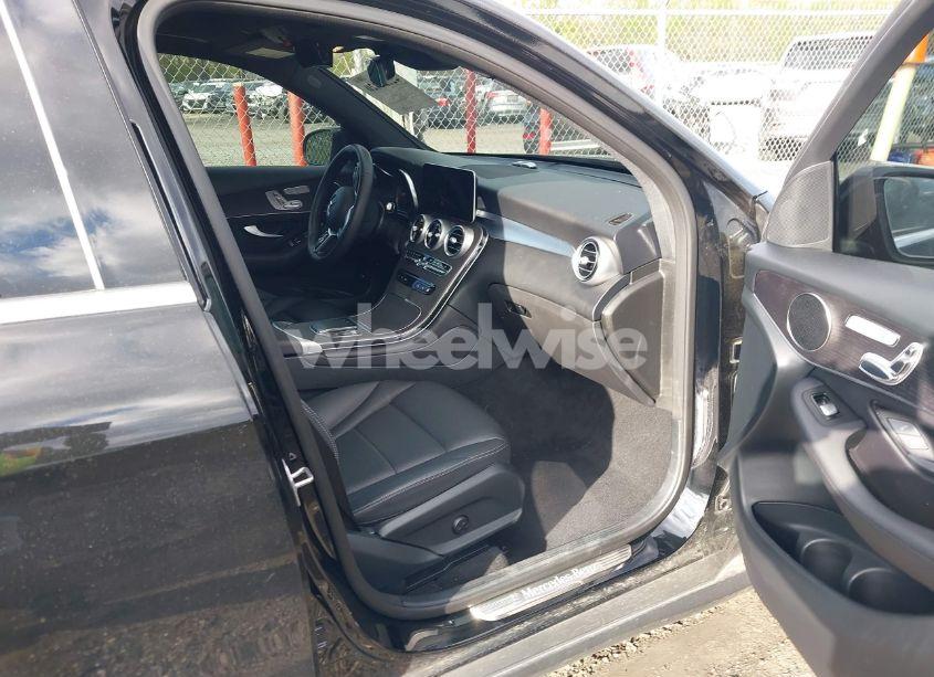 Photo 5 of 2022 Mercedes-benz Glc 300 4MATIC SUV (VIN W1N0G8EB7NV337921)
