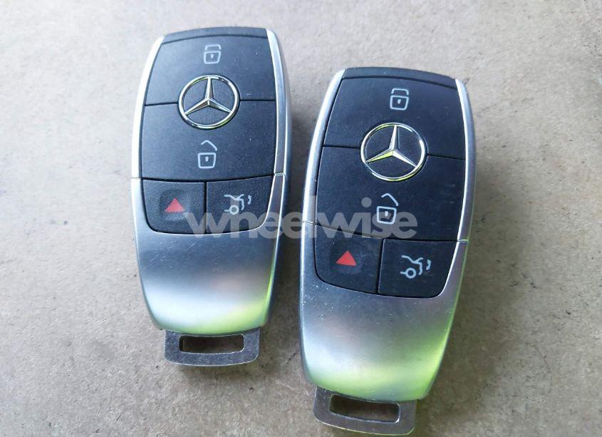 Photo 11 of 2020 Mercedes-benz Glc 300 4MATIC (VIN W1N0G8EB9LF847906)