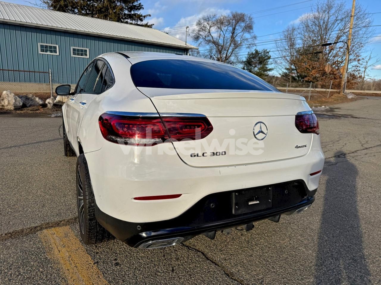 Photo 3 of 2022 MERCEDES-BENZ GLC COUPE 300 4MATIC (VIN W1N0J8EB0NG025056)