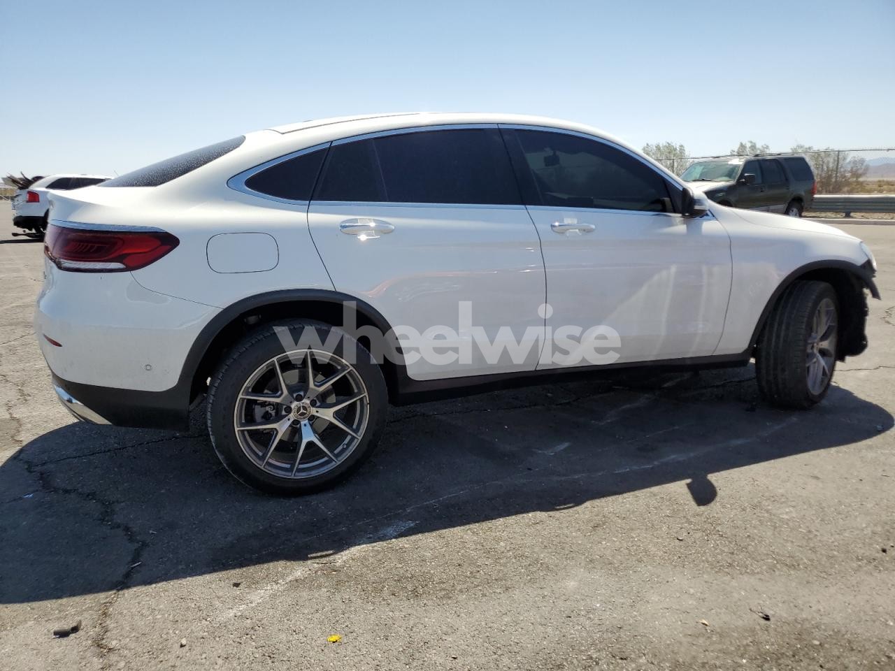 Photo 3 of 2021 MERCEDES-BENZ GLC COUPE 300 4MATIC (VIN W1N0J8EB1MG009107)