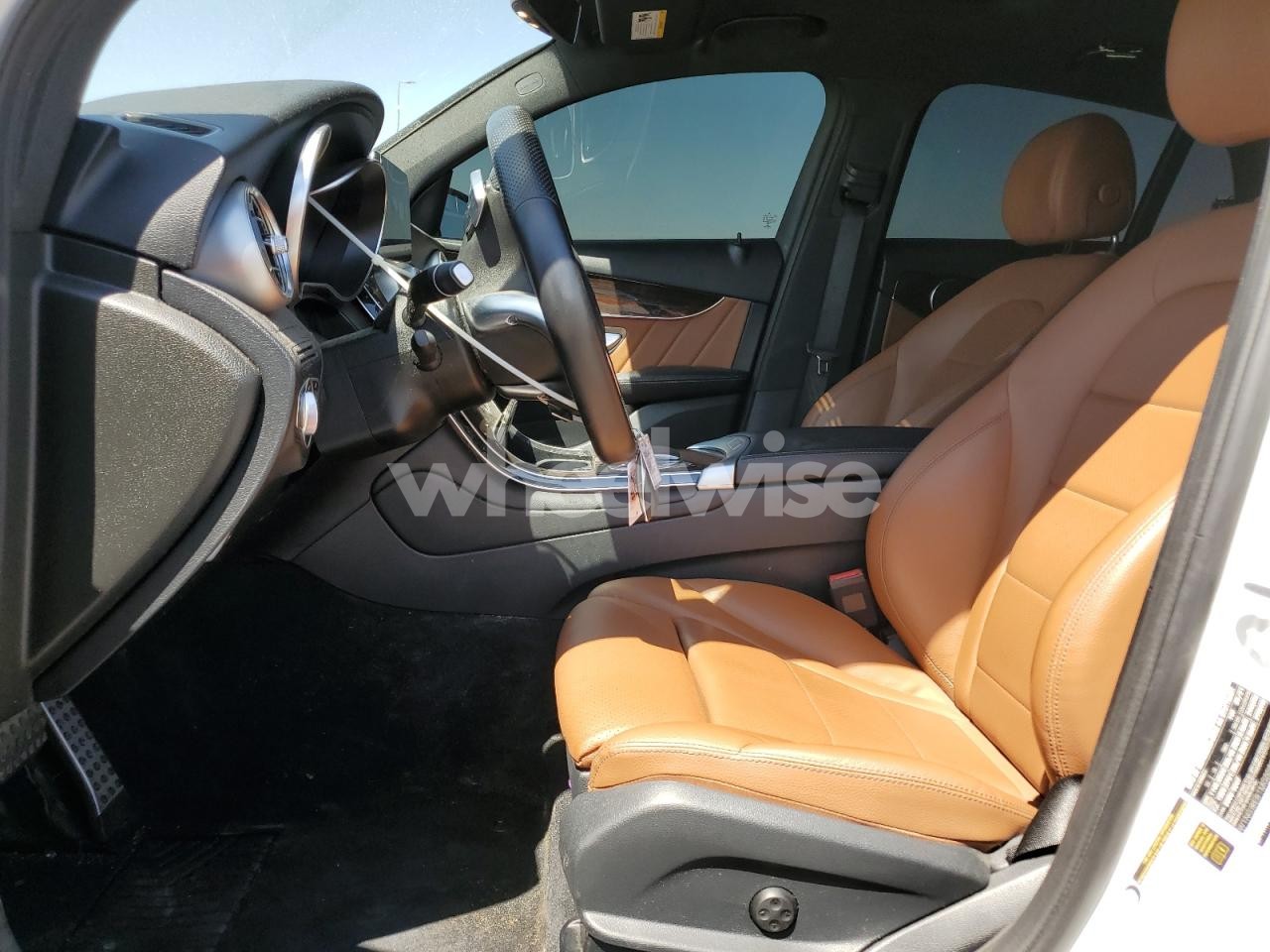 Photo 7 of 2021 MERCEDES-BENZ GLC COUPE 300 4MATIC (VIN W1N0J8EB1MG009107)