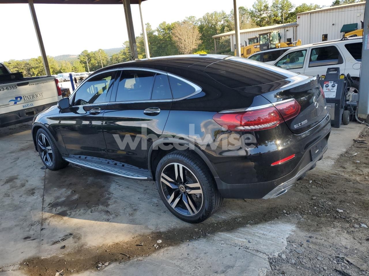 Photo 2 of 2021 MERCEDES-BENZ GLC COUPE 300 4MATIC (VIN W1N0J8EB8MF910576)