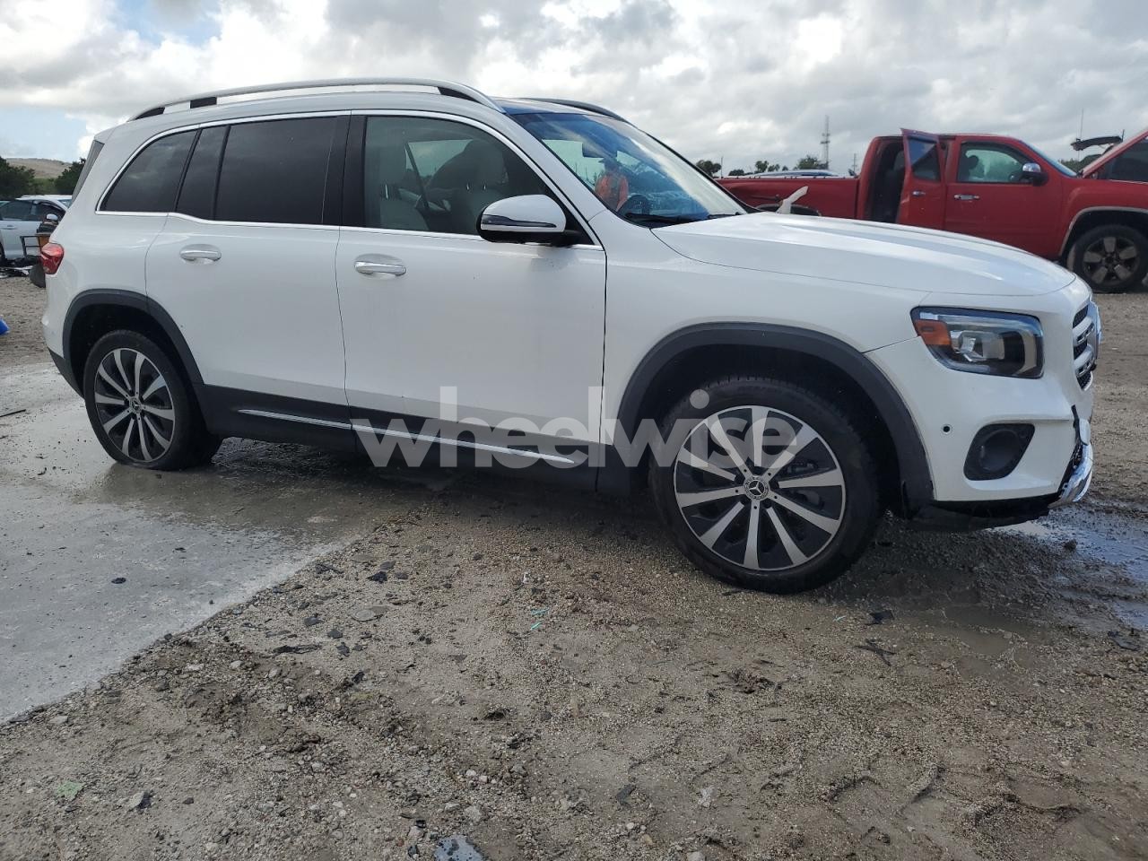 Photo 4 of 2020 MERCEDES-BENZ GLB 250 (VIN W1N4M4GB2LW021270)