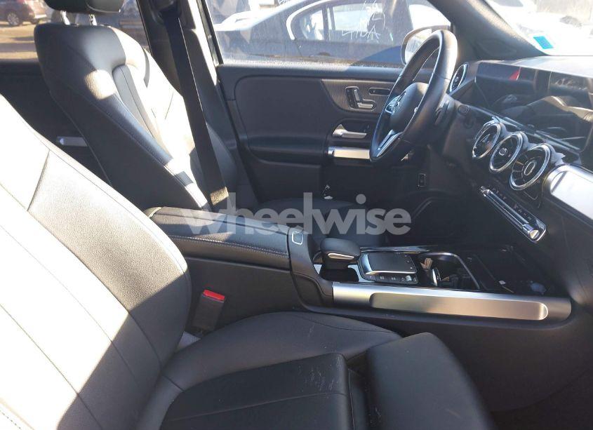 Photo 5 of 2021 Mercedes-benz Glb 250 4MATIC (VIN W1N4M4HB0MW104535)