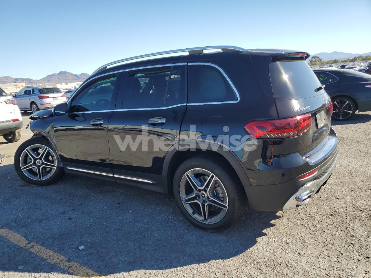 Photo 2 of 2022 MERCEDES-BENZ GLB 250 4MATIC (VIN W1N4M4HB4NW230821)