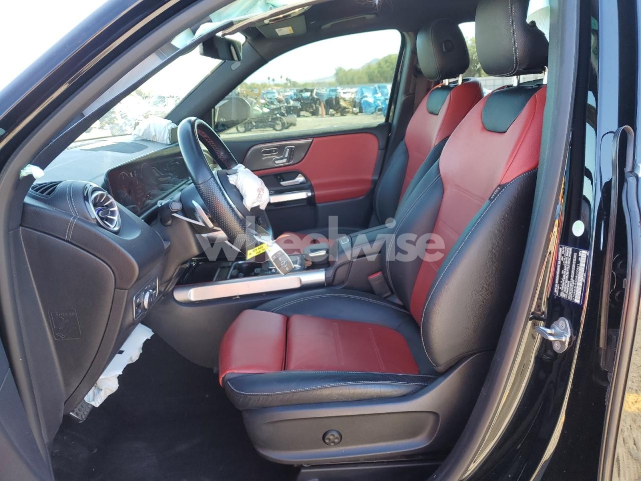 Photo 7 of 2022 MERCEDES-BENZ GLB 250 4MATIC (VIN W1N4M4HB4NW230821)