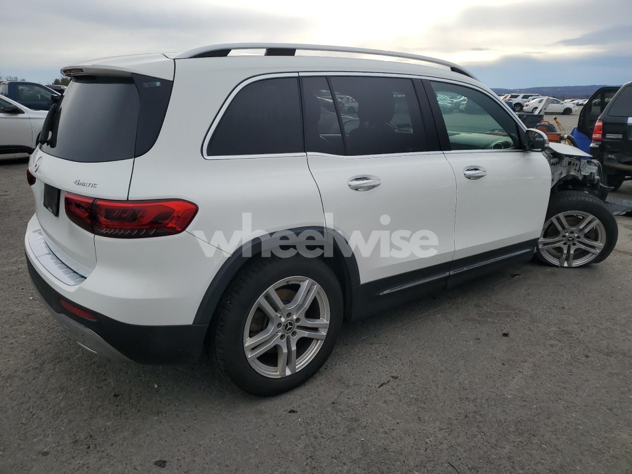 Photo 3 of 2020 MERCEDES-BENZ GLB 250 4MATIC (VIN W1N4M4HB6LW035137)