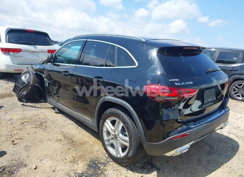 Photo 3 of 2021 Mercedes-benz Gla 250 4MATIC (VIN W1N4N4HB3MJ153870)